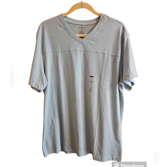 Van Heusen Men's slim fit v-neck tee - Picture 1 of 4